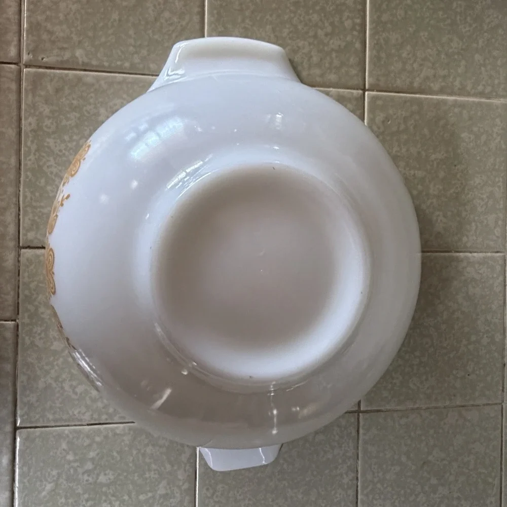 Vintage Pyrex BUTTERFLY GOLD 443 Cinderella Mixing Bowl 2.5 quart